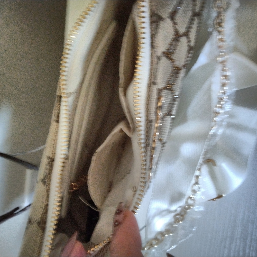 NWT BEBE Shoulder Bag. - Picture 6 of 9